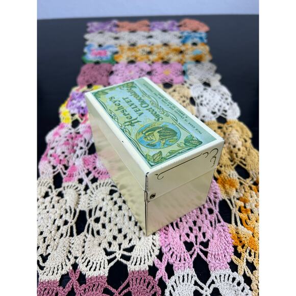 Vtg metal Hershey Chocolate Recipe Storage Box- Hersheys - pale yellow green - Picture 3 of 11